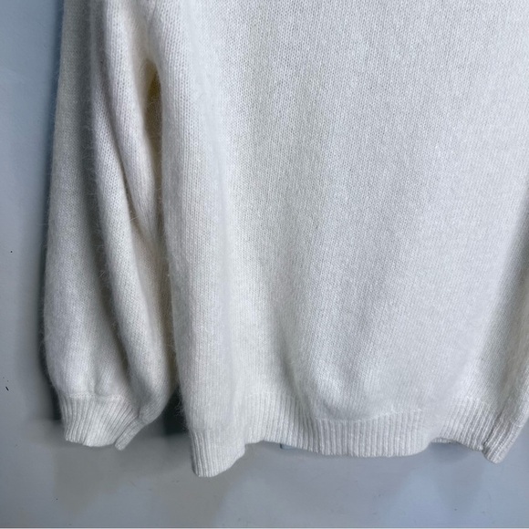 Vintage Andre Christian Cream Lambswool Sweater Size Small - Picture 4 of 13